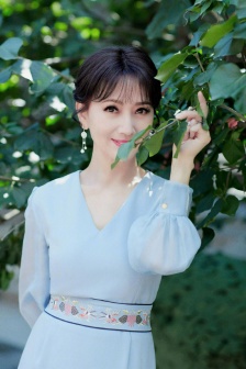 一女多男5P高干文